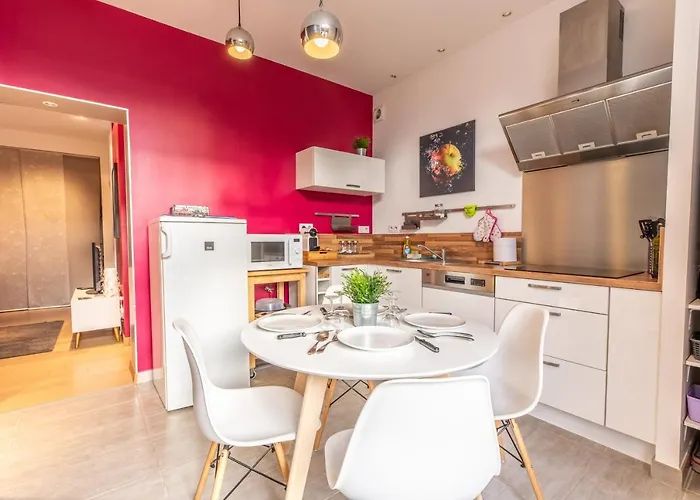 La Terrasse Confort Avec Garage * シャテルギュイヨン