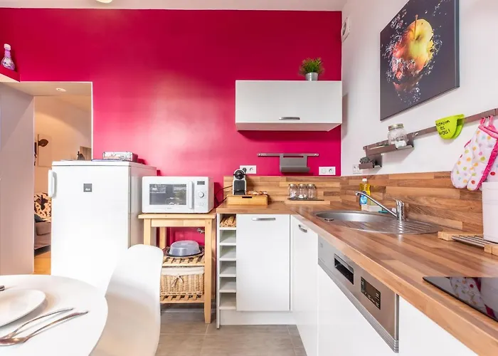 La Terrasse Confort Avec Garage シャテルギュイヨン